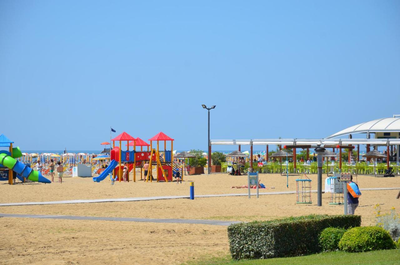 Appartamenti Atlante Bibione Exterior foto